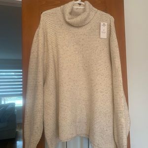 NWT Oversized Denver Hayes sweater
